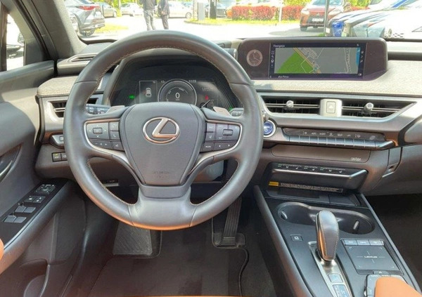 Lexus UX cena 199900 przebieg: 20007, rok produkcji 2021 z Kraków małe 596